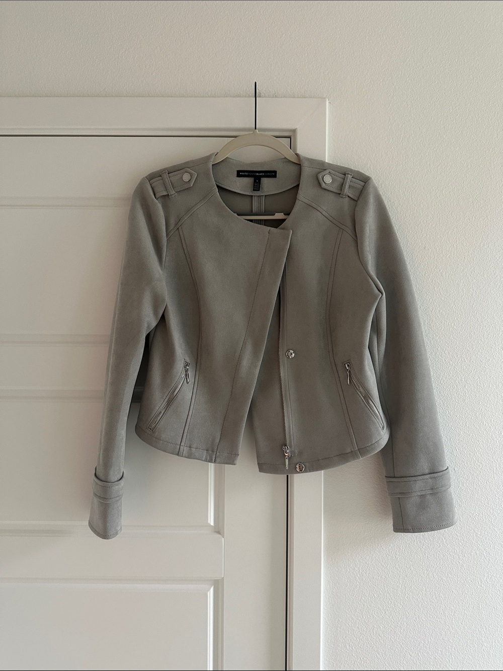 NWOT White House Black Market Light Gray Leather Moto Jacket Small